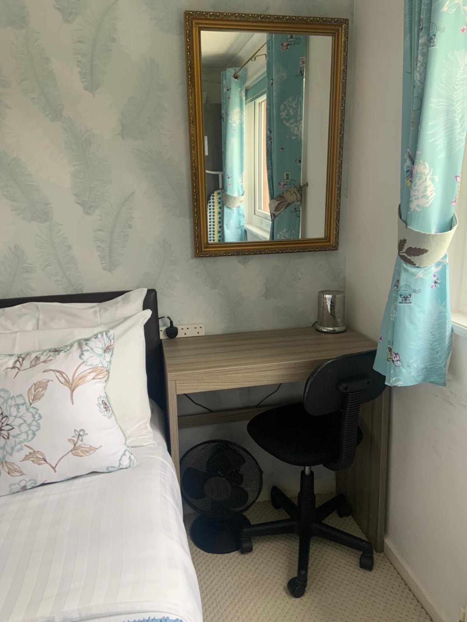 Enjoy Your Stay At Chorley Road Droitwich Spa Quarto foto